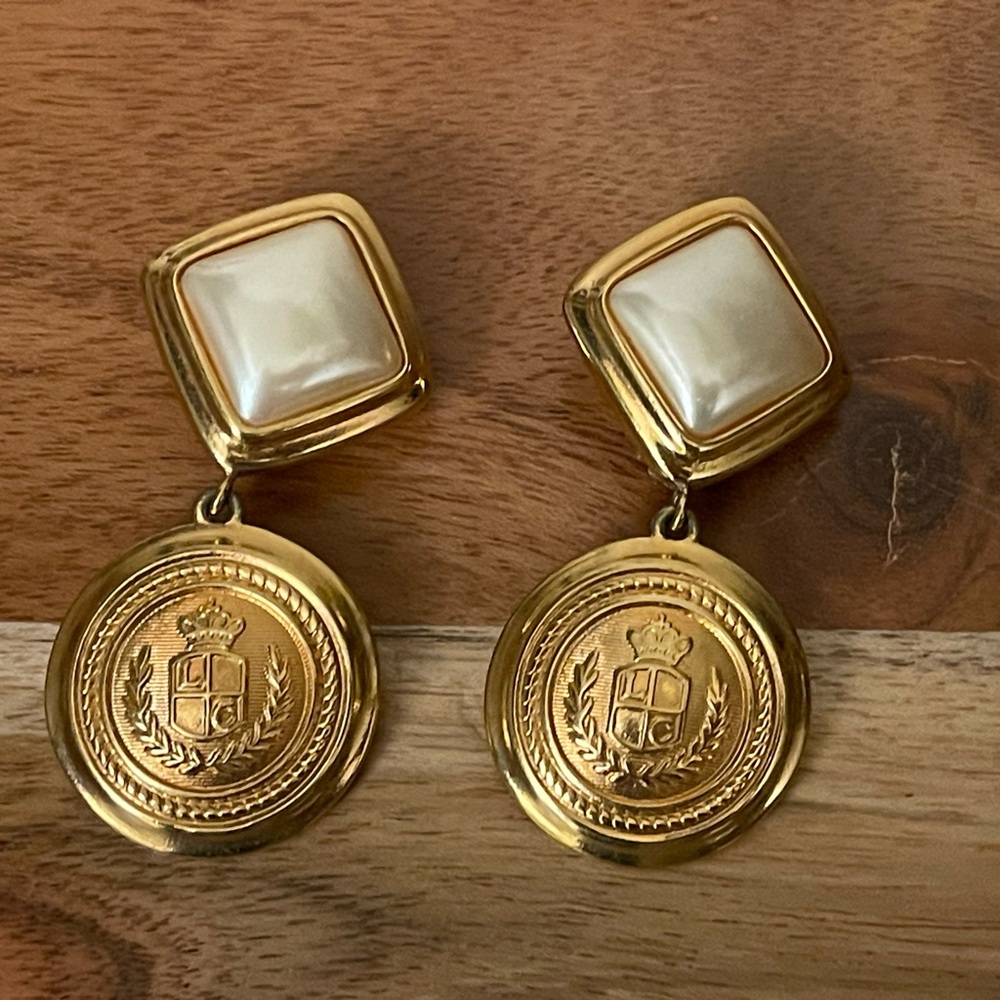 Vintage Liz Claiborne Gold Tone Pearl Medallion Drop Earrings - Women Jewelry